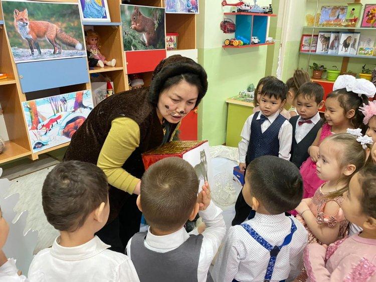Ашық ұйымдастырылған оқу қызметі "Ормандағы аңдар" Ақ көгершін ересек тобы