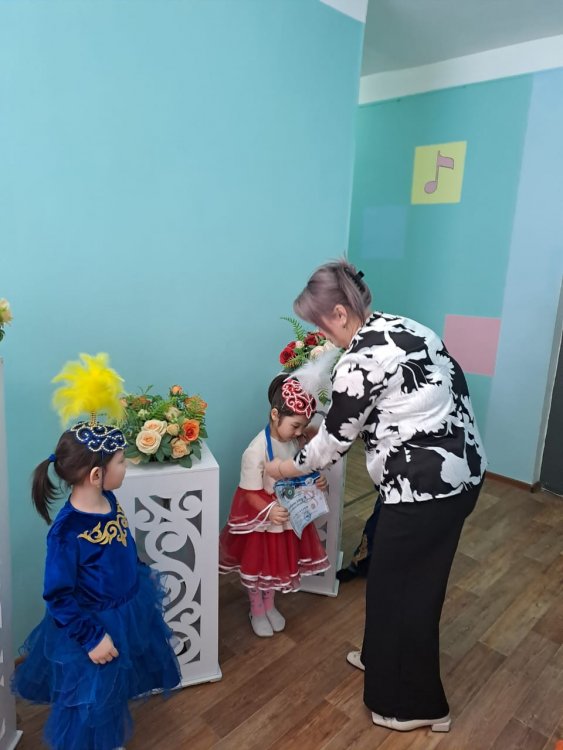 "ZHULDYZ ART KAZAKHSTAN" Халықаралық байқауының жеңімпаздары Қуантай Алима мен Сагимбаева Айсұлу (дуэт)-2 орын, Нұрбек Ақбота-1 орын, Марат Азиз-1 орын, жетекші И.Шалғынбаева